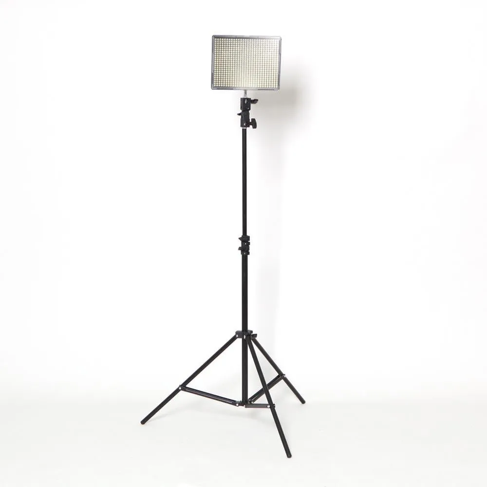 Aputure 4x HR672W LED Video Continuous Portable Lighting Kit and Boom (From 7680 lumens at 1m)