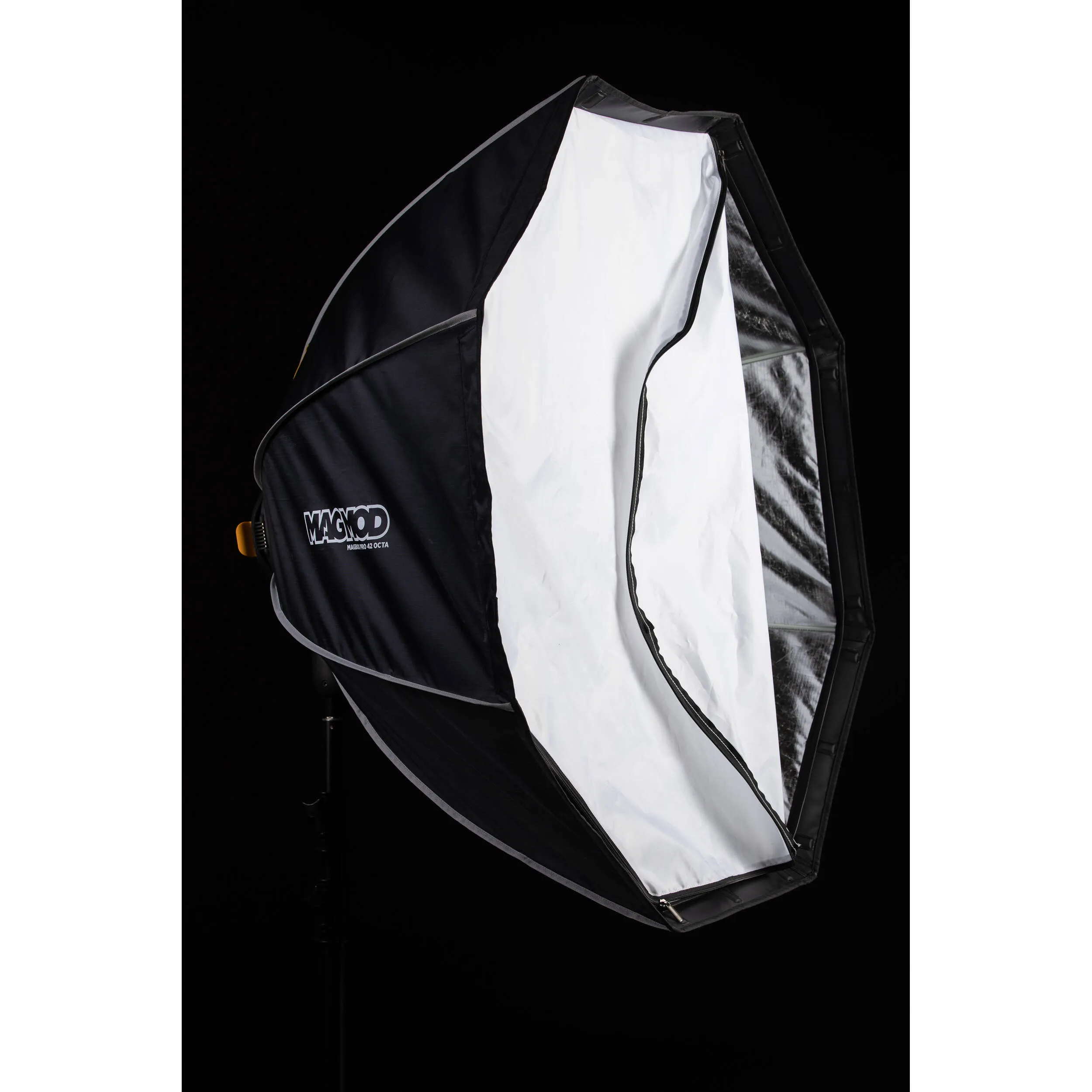 MagBox Pro 42"(105cm) Octagonal Softbox & Integrated Gel Slot