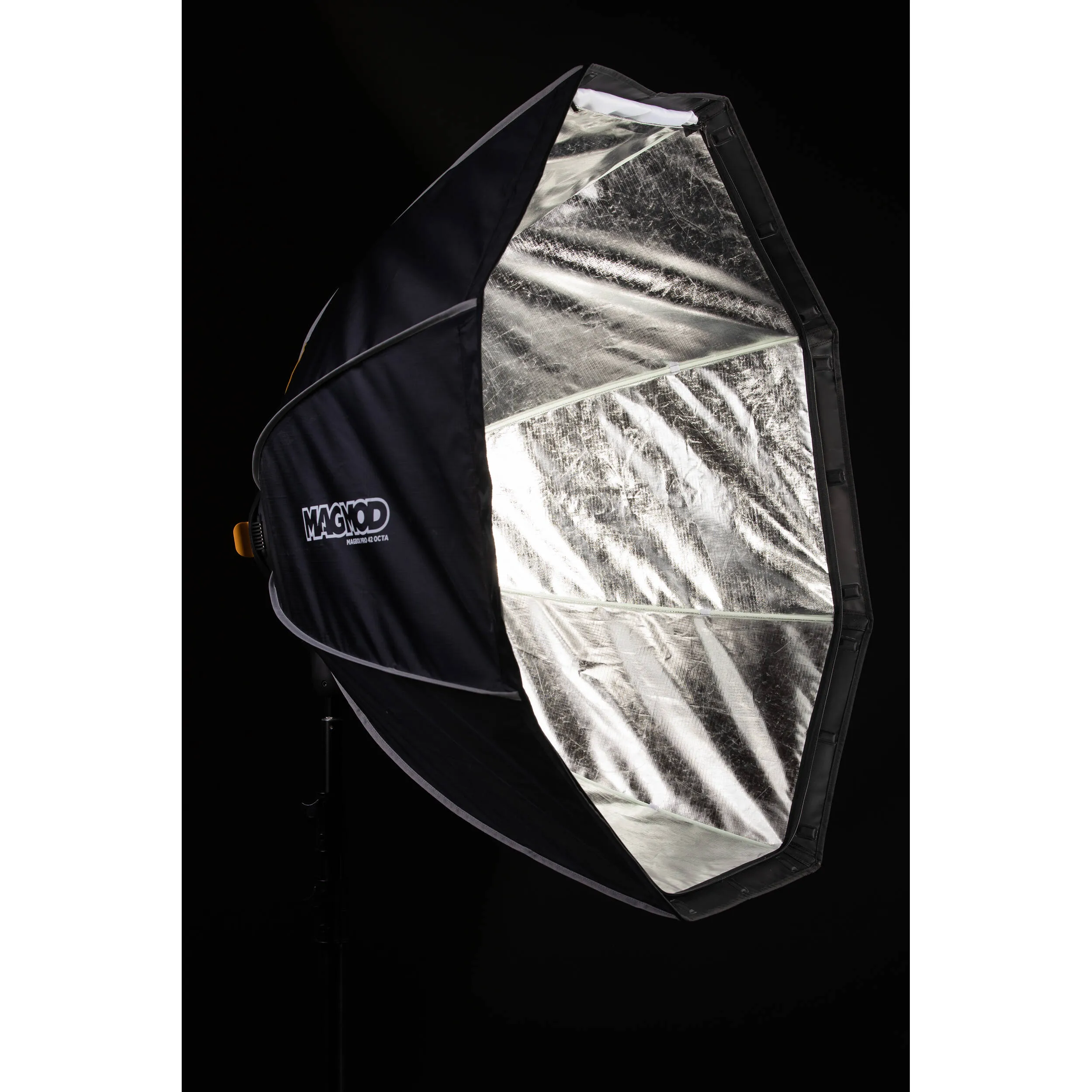 MagBox Pro 42"(105cm) Octagonal Softbox & Integrated Gel Slot