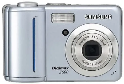 Samsung Digimax S600 6MP Digital Camera with 3x Optical Zoom (Silver)